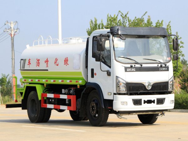 國(guó)六東風(fēng)大福瑞卡9.2噸灑水車(chē)