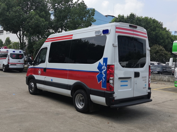 依維柯歐勝救護(hù)車(chē)