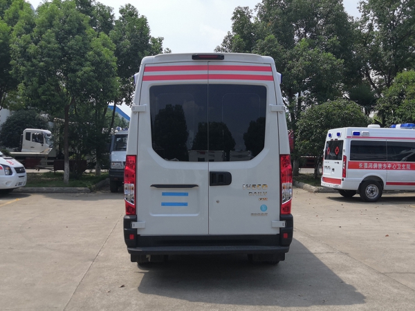 依維柯歐勝救護(hù)車(chē)